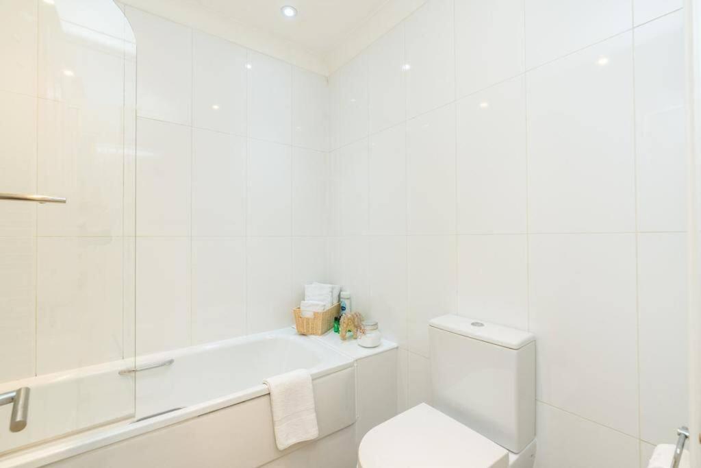 Appartement Stylish 2bed With Sky Window *